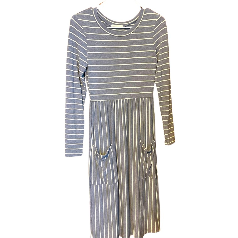 Le Lis Size Small long sleeve dress